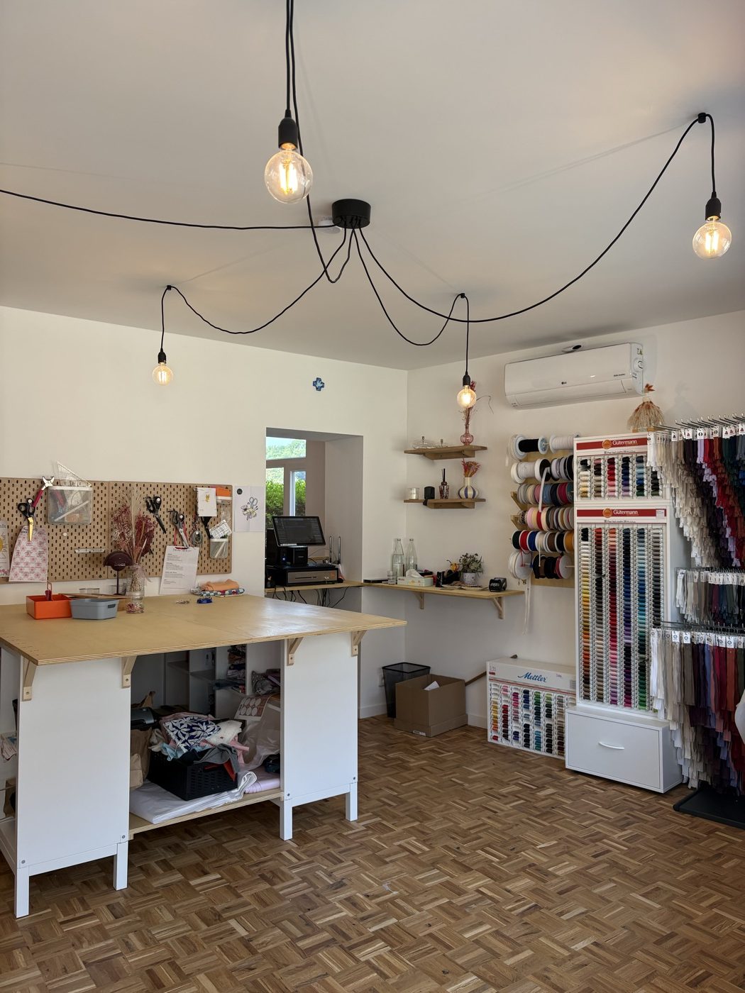 Intérieur de la boutique Juju Couture