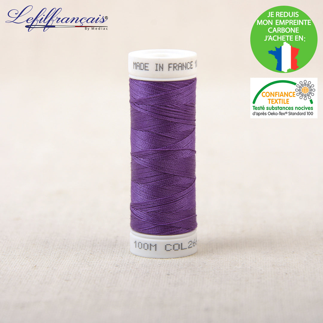 Bobine de fil violet
