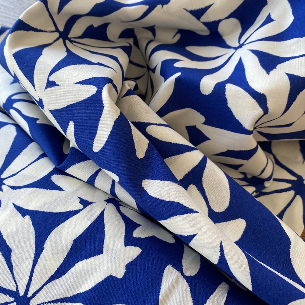 Satin de coton bleue fleurie